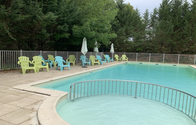 Dordogne. Ce camping est en vente dans le village