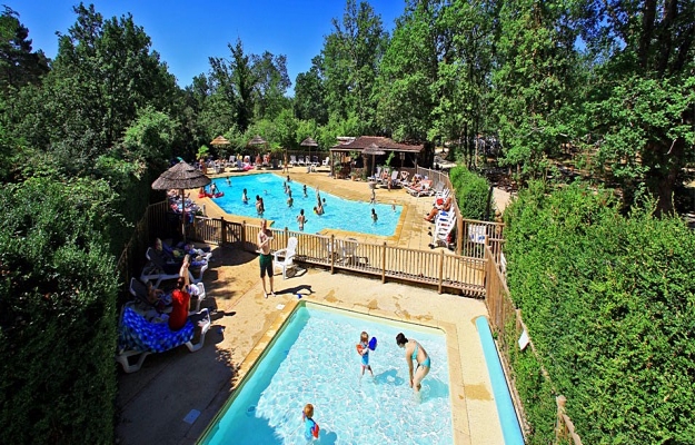 Vente d'un camping proche des sites touristiques majeurs de Dordogne.