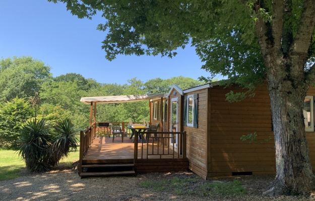 Aquitaine. Ce lieu de loisirs avec ses hébergements est à vendre.