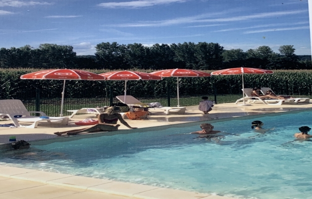Dordogne. Superbe camping à vendre dans un site magnifique